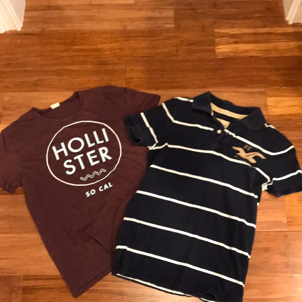 2 Men’s Short Sleeve Hollister Shirts